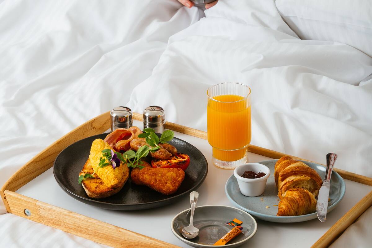 in-room dining