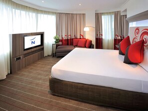 1 bedroom, premium bedding, in-room safe, desk