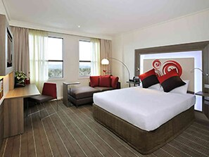 Premium bedding, in-room safe, desk, blackout drapes
