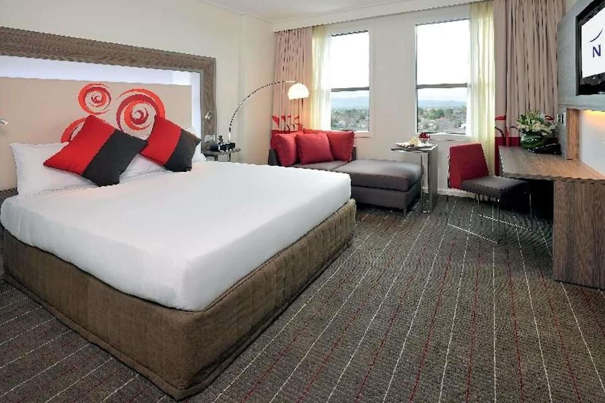 Literie de qualité supérieure, coffres-forts dans les chambres, bureau