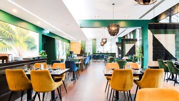 Serveert ontbijt en diner