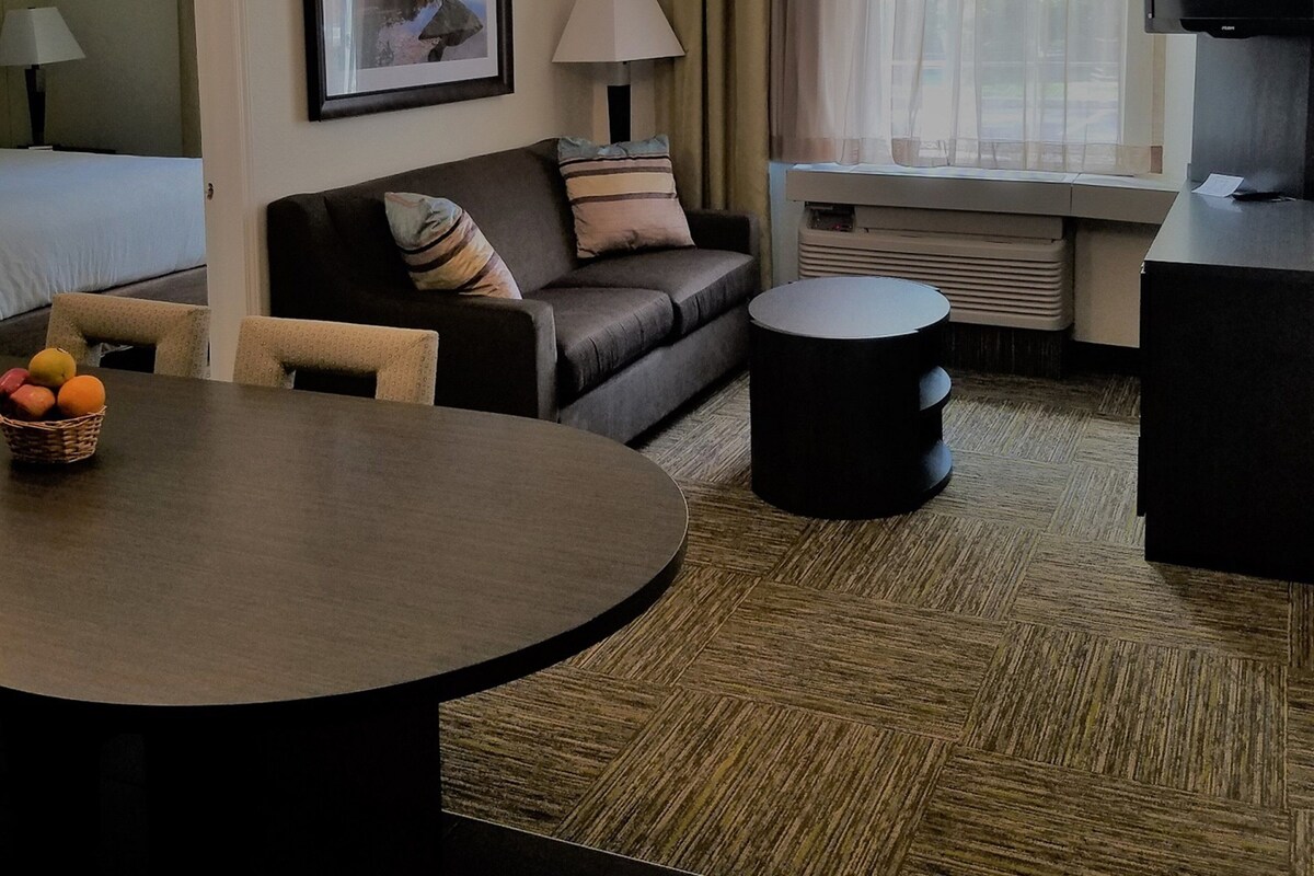 Literie de qualité supérieure, coffres-forts dans les chambres, bureau