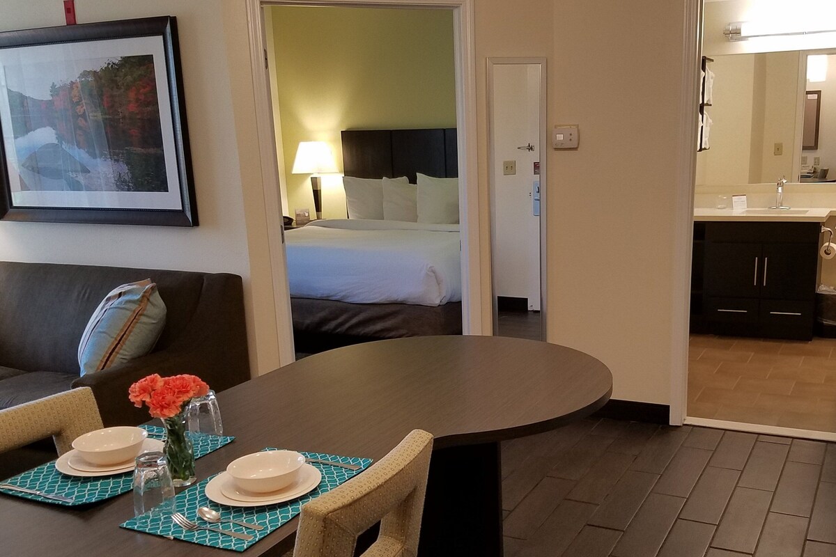 Literie de qualité supérieure, coffres-forts dans les chambres, bureau