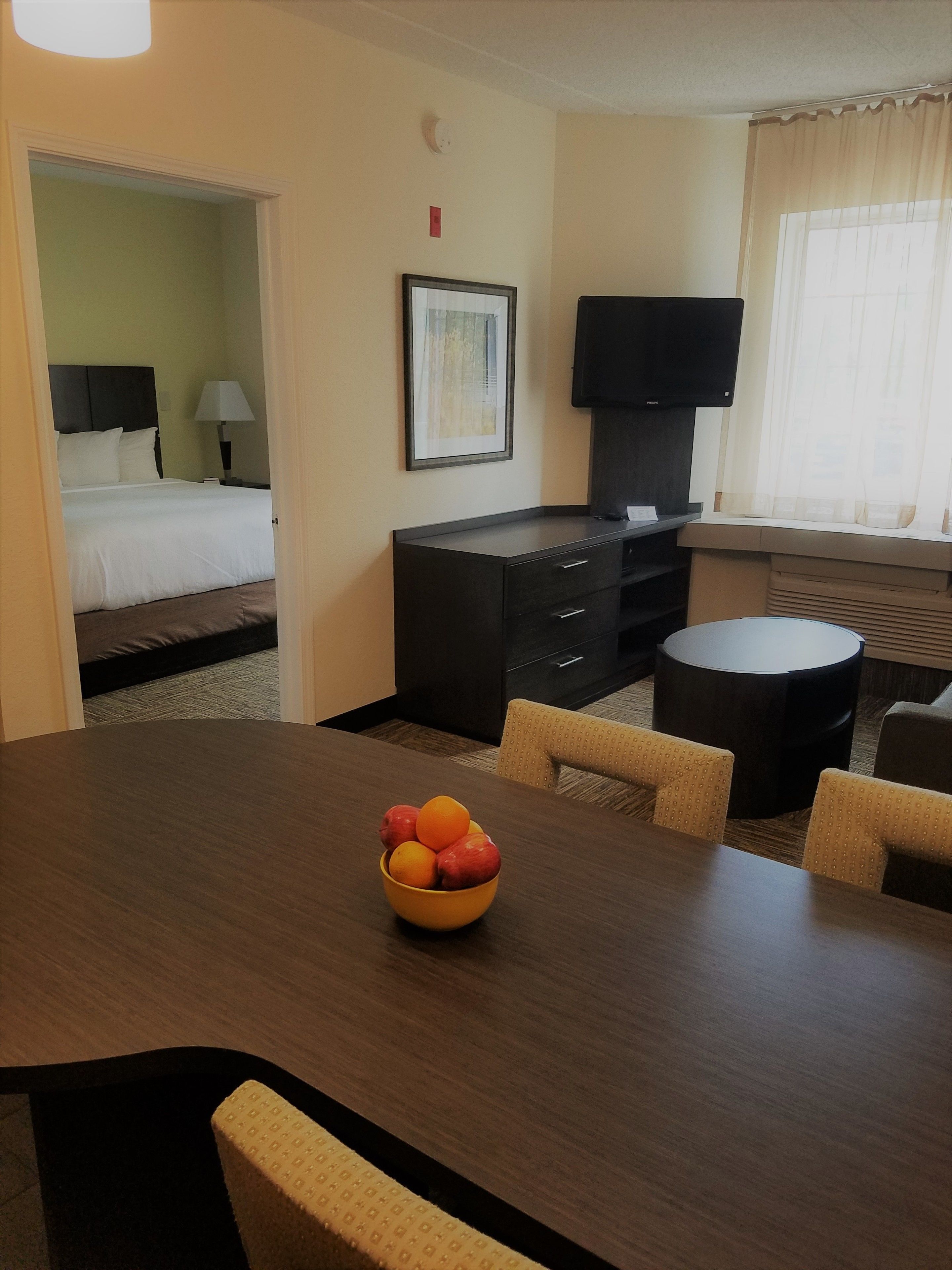 32-inch flat-screen tv with cable channels, tv, dvd player