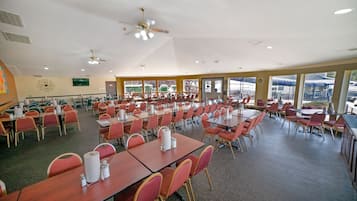 Ilmainen päivittäinen buffetaamiainen