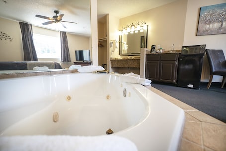 Room, Jetted Tub | Pillowtop beds, iron/ironing board, free cribs/infant beds. The Stone Castle Hotel & Conference Center