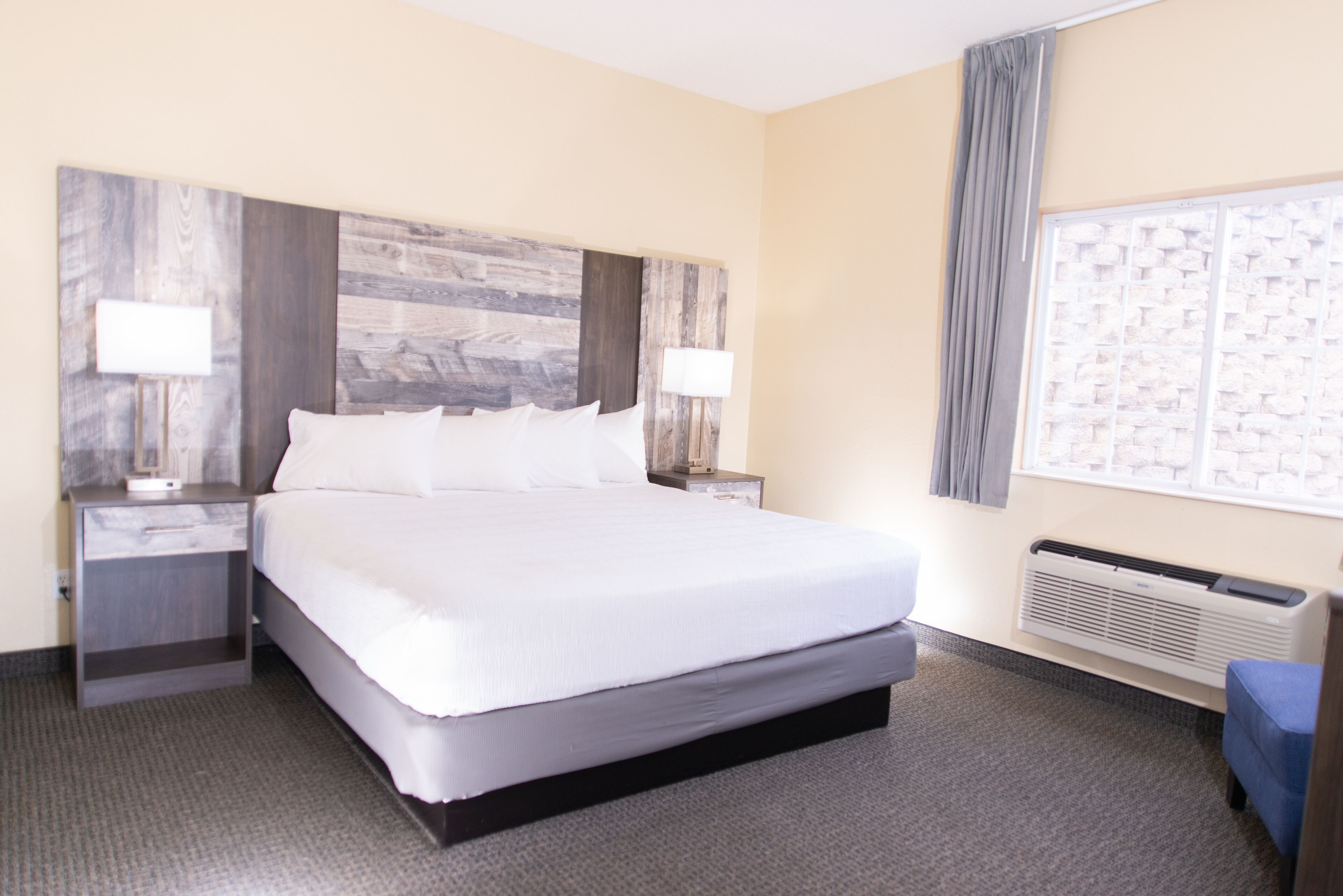 standard room, 1 king bed | pillow-top beds, iron/ironing board, free cots/infant beds