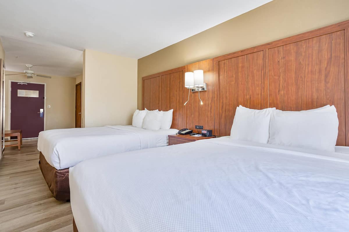 In-room safe, desk, iron/ironing board, free WiFi