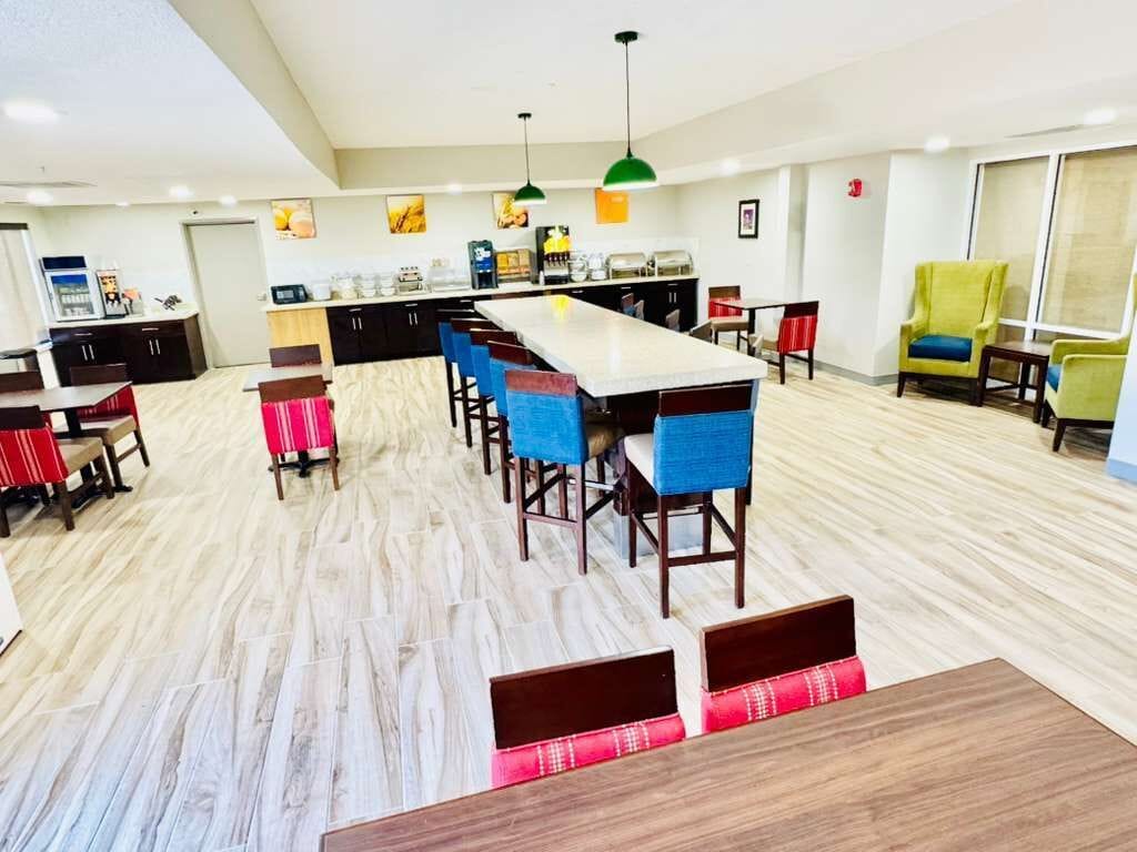 Free daily continental breakfast