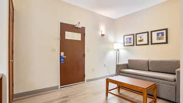 In-room safe, desk, iron/ironing board, free WiFi