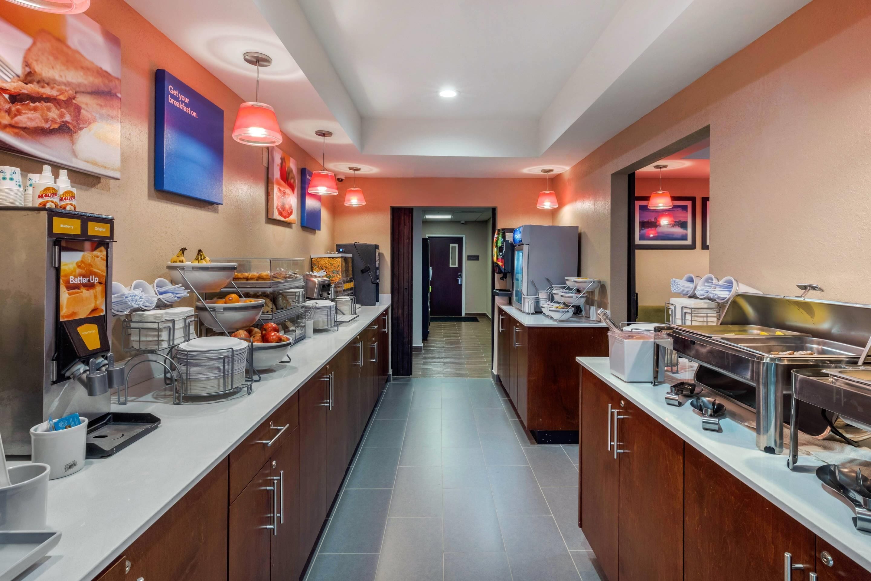 Free daily continental breakfast 