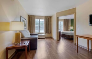 Desk, blackout curtains, iron/ironing board, free WiFi - Extended Stay America Suites - Austin - Northwest - Research Park (Austin)