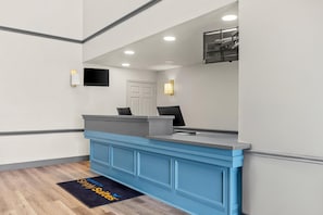 Lobby - Sonesta Simply Suites Stafford (Stafford)