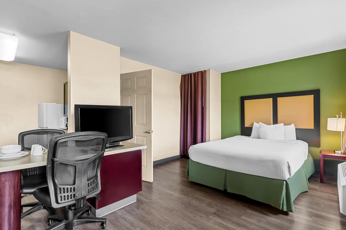 Desk, iron/ironing board, free WiFi, bed sheets