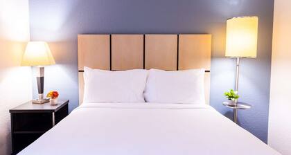 Sonesta Simply Suites Stafford
