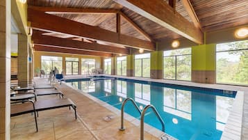 Indoor pool, pool loungers