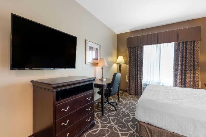 In-room safe, iron/ironing board, free cots/infant beds, rollaway beds