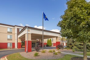 Exterior - Best Western Plus Eau Claire Conference Center (Eau Claire)