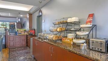 Tägliches inbegriffenes Frühstücksbuffet