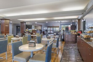 Desayuno buffet incluido todos los días 