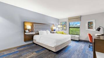 Quarto, 1 cama King, acessível, para não fumantes | Ferros/tábuas de passar roupa, acesso grátis à internet com fio