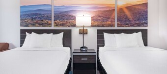 Days Inn by Wyndham Hamilton