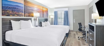 Days Inn by Wyndham Hamilton