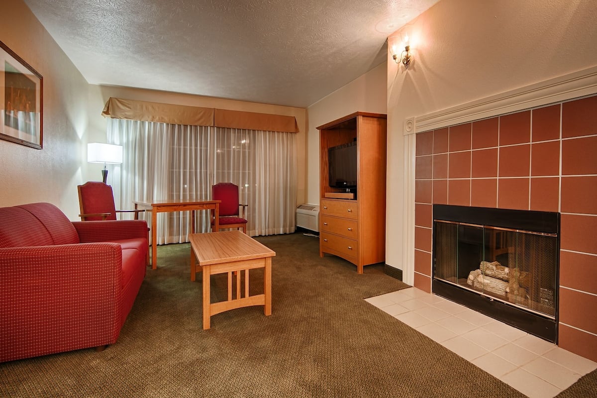 Suite, 1 King Bed, Non Smoking, Balcony (with Sofabed)