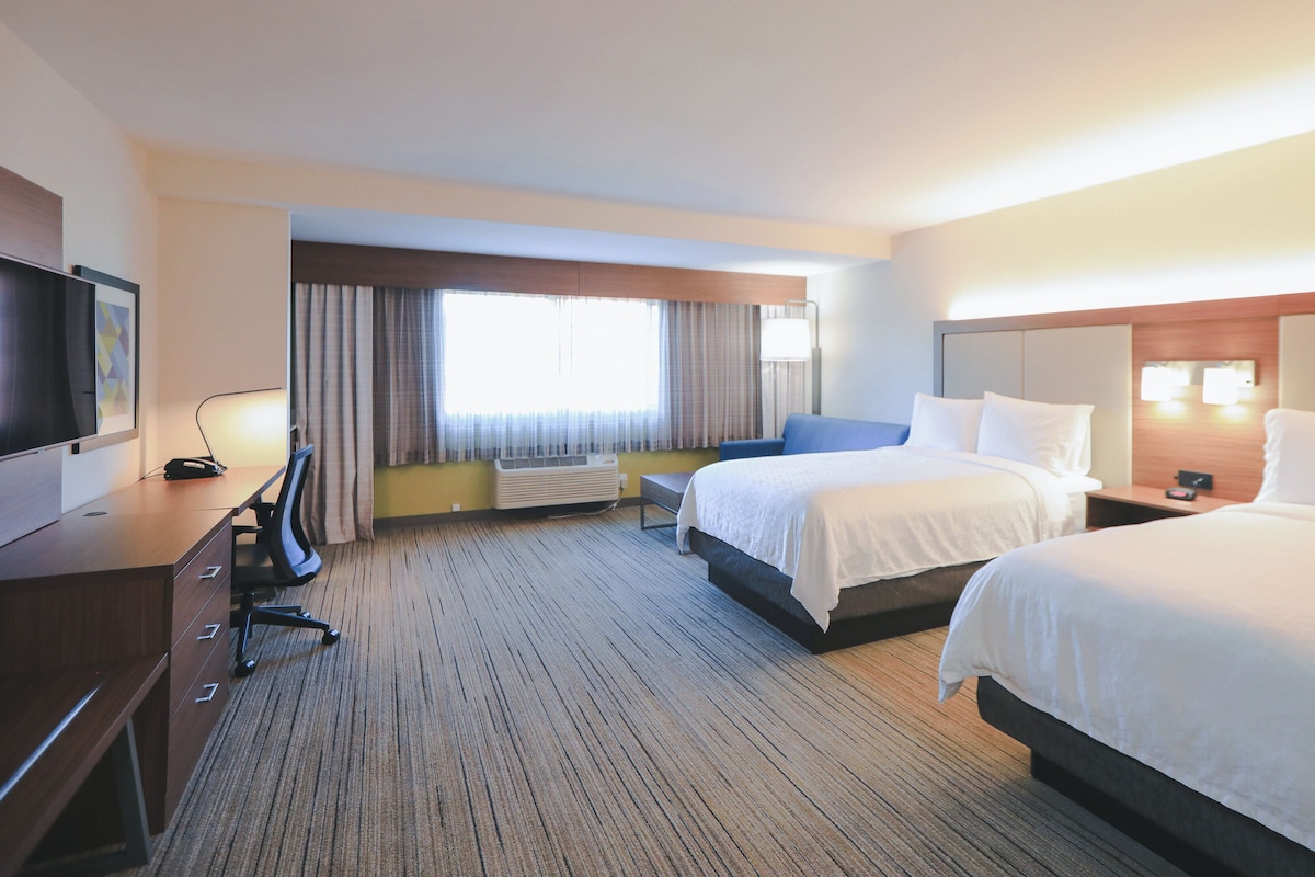 Standard Room, 2 Queen Beds, Accessible (Mobility, Access Tub) | Hypo-allergenic bedding available, in-room safe, desk, blackout drapes