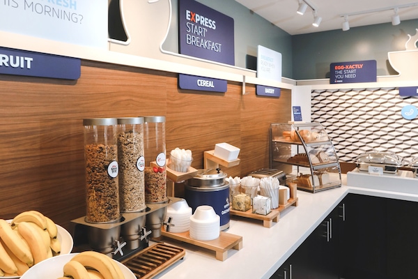 Free daily continental breakfast