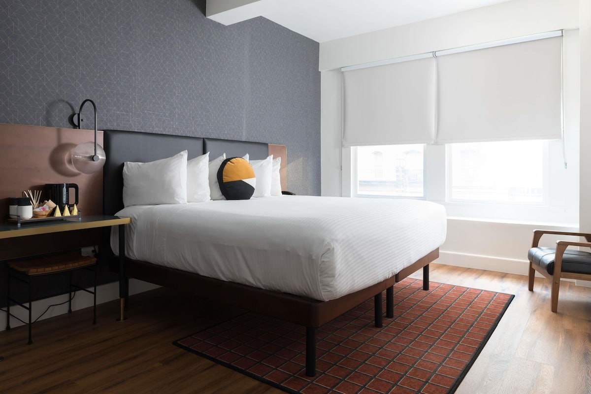Habitación Deluxe, 1 cama King size, con acceso para personas discapacitadas | Escritorio y espacio para trabajar con laptop