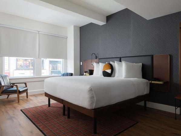 Desk, laptop workspace, iron/ironing board, free WiFi