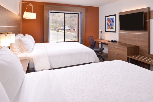 Standardzimmer, 2 Queen-Betten | Hochwertige Bettwaren, Pillowtop-Betten, Zimmersafe, Schreibtisch