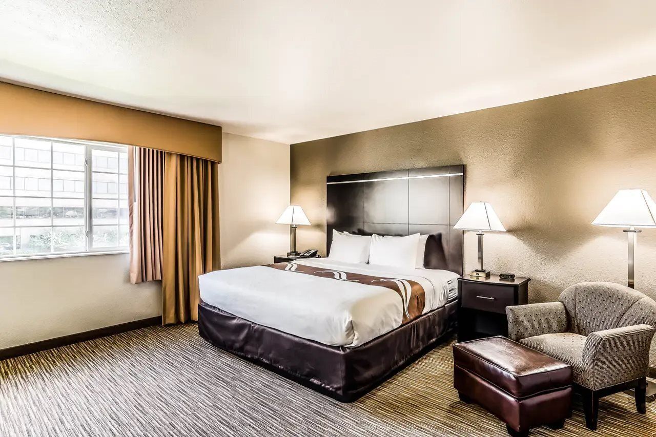 Premium bedding, desk, iron/ironing board, free cribs/infant beds