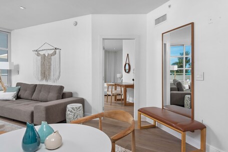 Bentley Hotel South Beach - Image 92
