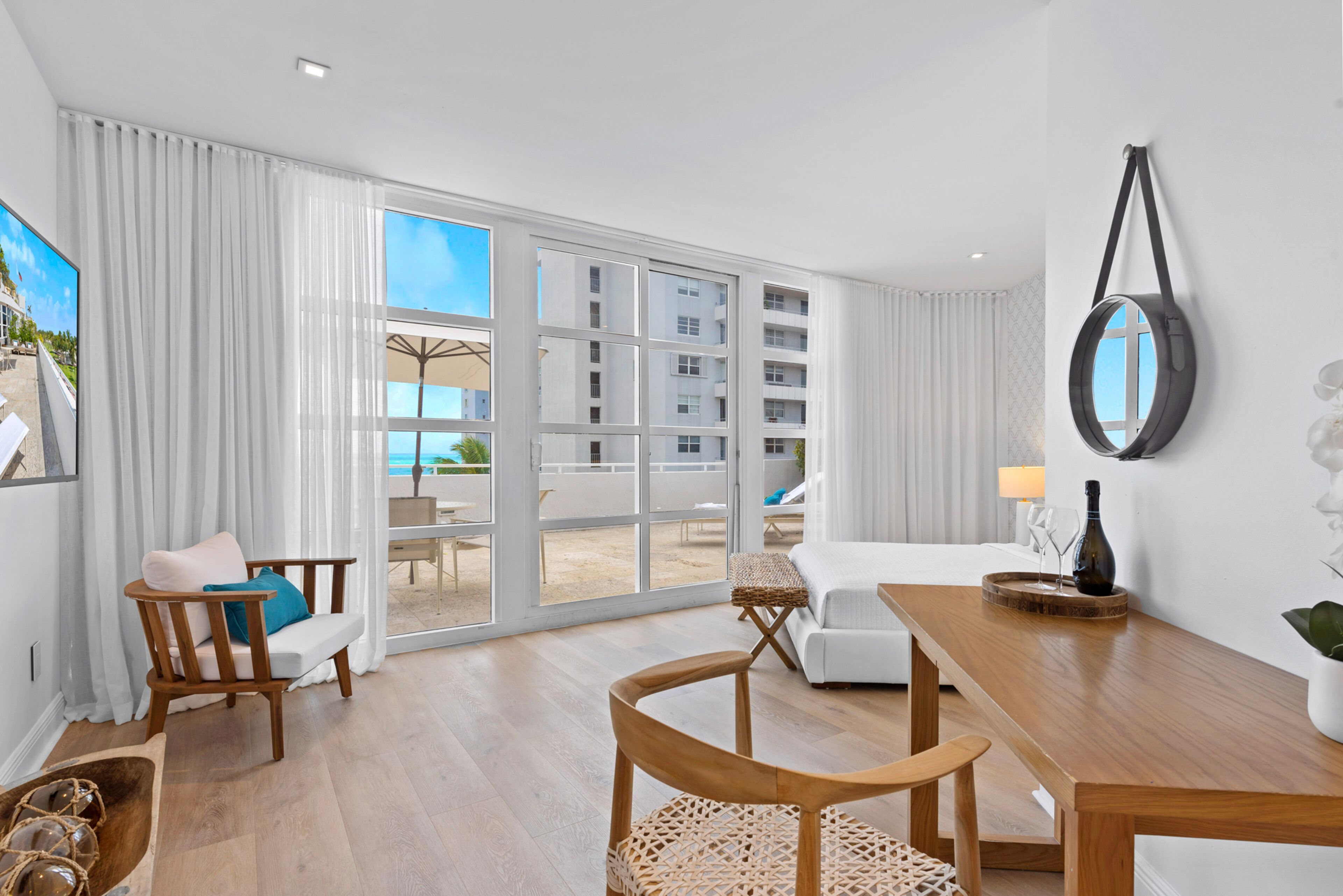 Egyptian cotton sheets, premium bedding, pillowtop beds, in-room safe