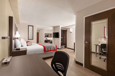Premium bedding, in-room safe, desk, blackout drapes