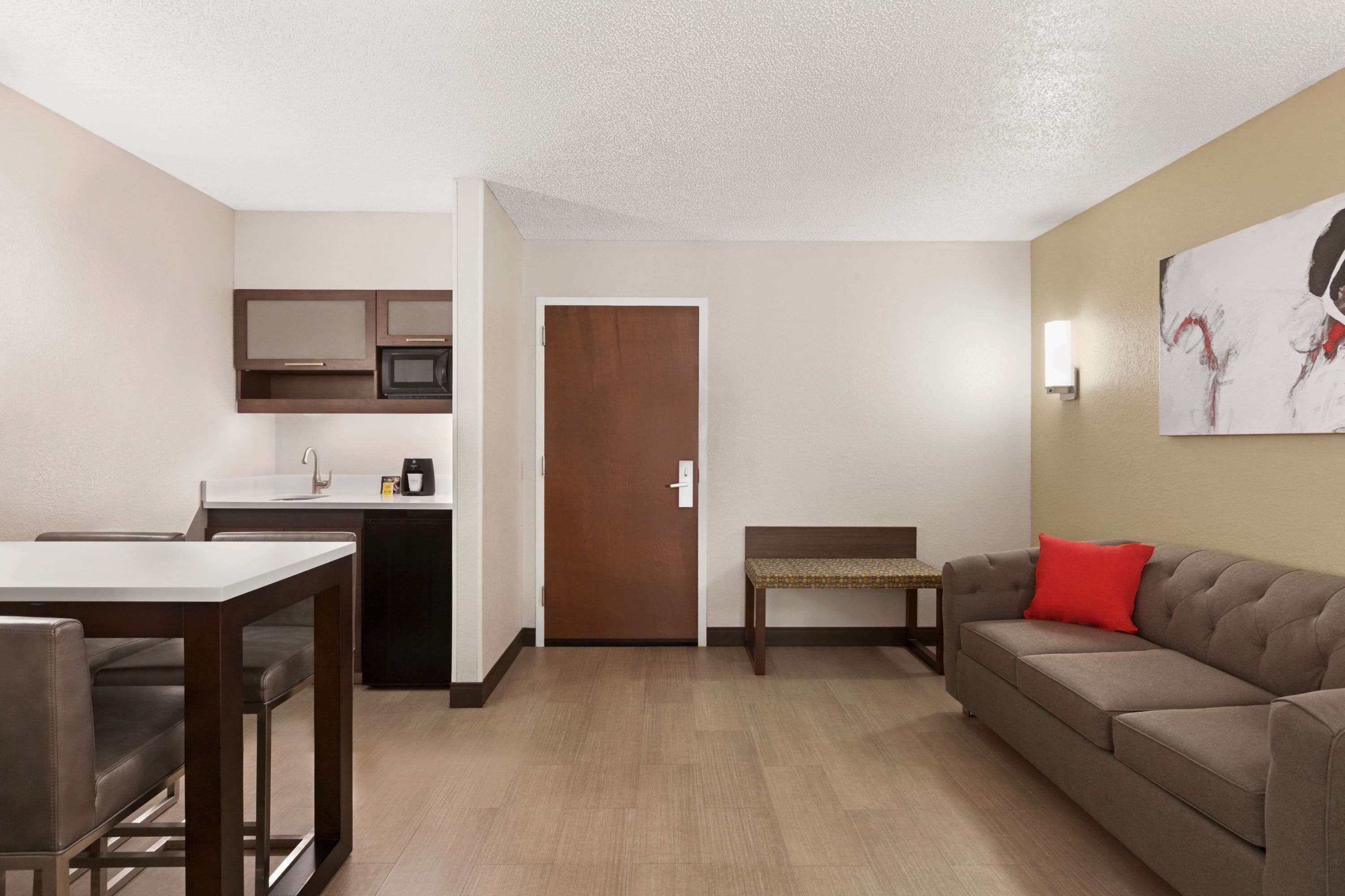 Photo - Ramada by Wyndham Suites Orlando Airport