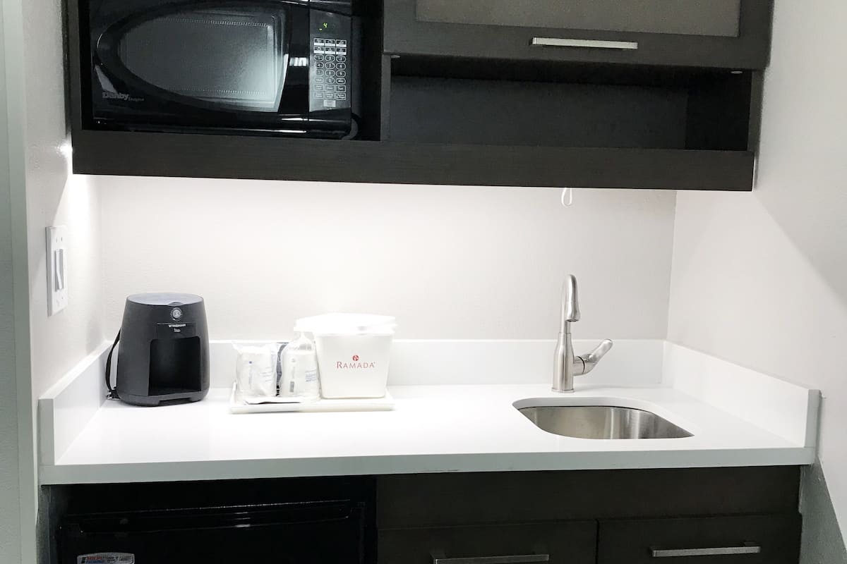 fridge, microwave, coffee/tea maker