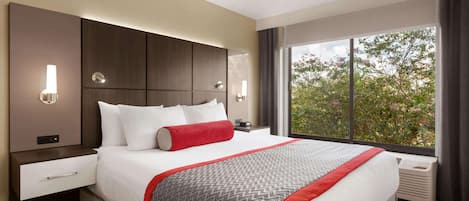 Studio Suite, 1 King Bed, Accessible, Non Smoking (Mobility/Hearing Accessible) | Premium bedding, in-room safe, desk, blackout curtains