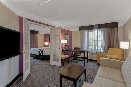La Quinta Inn Suites by Wyndham Orlando Airport North - Image 45