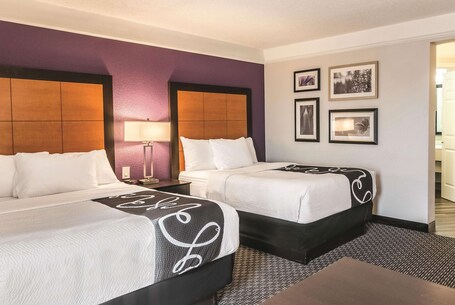 La Quinta Inn Suites by Wyndham Orlando Airport North - Image 22