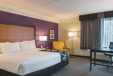 La Quinta Inn Suites by Wyndham Orlando Airport North - Image 64