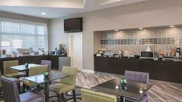 Free daily continental breakfast