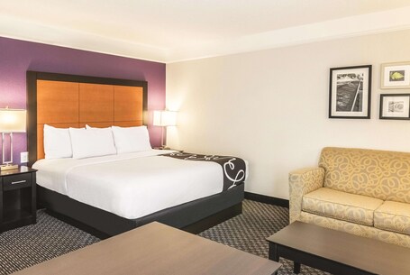 La Quinta Inn Suites by Wyndham Orlando Airport North - Image 76