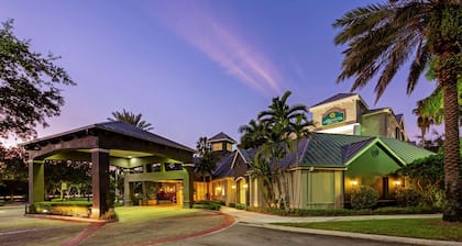 La Quinta Inn & Suites by Wyndham Ft. Lauderdale Plantation