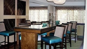 Bao gồm bữa sáng buffet hàng ngày