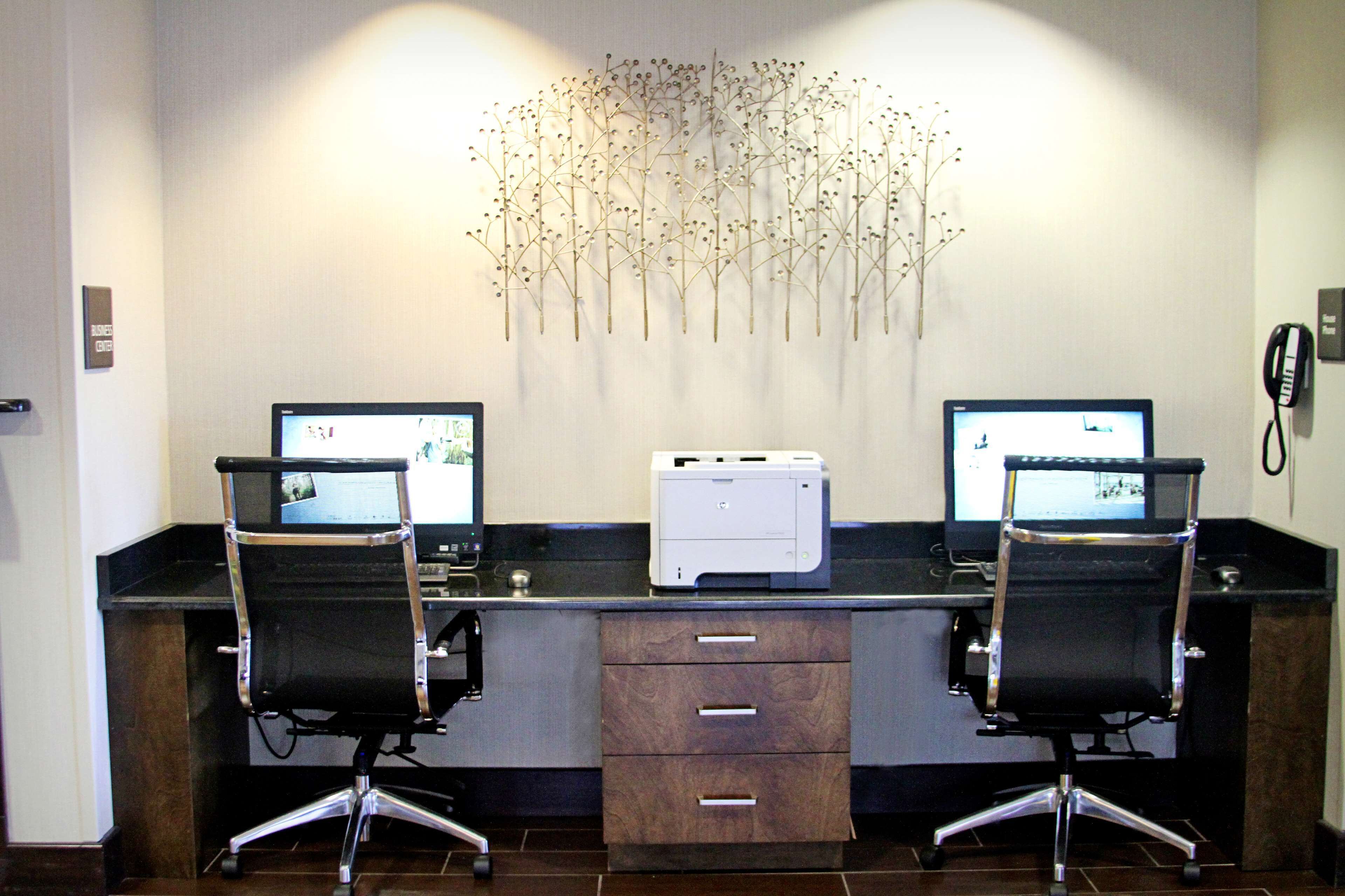 Trung tâm hành chính, văn phòng