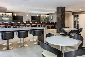 酒吧(店内)