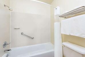 Combined shower/tub, free toiletries, hair dryer, towels - Days Inn & Suites by Wyndham Wichita (Wichita)
